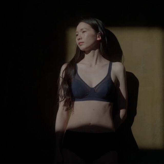 <<2024 Autumn&Winter　Dry Mold Bra>>

空気や水分をためない

不快感の原因となるムレを軽減させる特殊構造のカップ。吸水速乾素材は、温度差のある冬の不快感からあなたを解放してくれます。

Dry Mold Braの最新情報、商品の購入は
こちらから⇒@suzubra_

#BVD #ノンワイヤーブラ #モールド
#フェムテック #フェムケア #インナー
#下着  #ブラ #多機能 #快適 #暮らし
